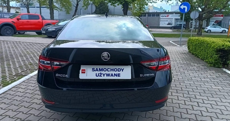 Skoda Superb cena 99900 przebieg: 121100, rok produkcji 2019 z Szczecin małe 596